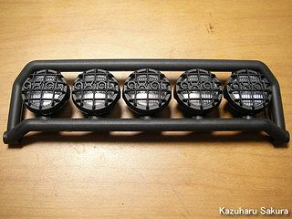 Axial(アキシャル)・SCX10・ジープ ラングラー G6 製作記 ～ ボディの塗装＆組み立て ～ ５連ライトの組み立て３